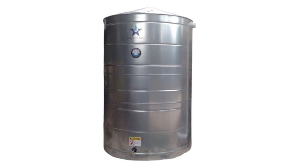 Installing many small water tanks vs one or a few large tanks